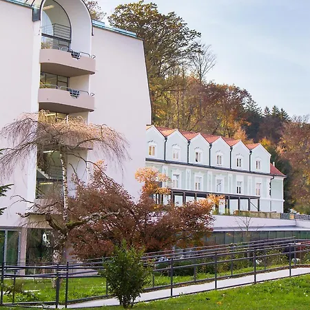 Baba Yaga 12 Apartman